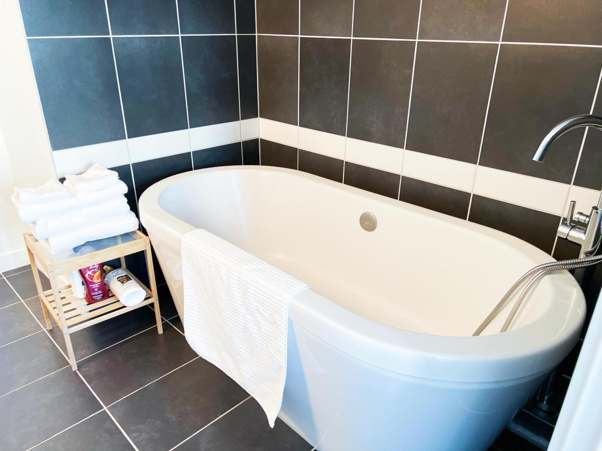 Downtown 4Bd 2Ba View Skytrain 2 Free Parking Lejlighed Vancouver Eksteriør billede