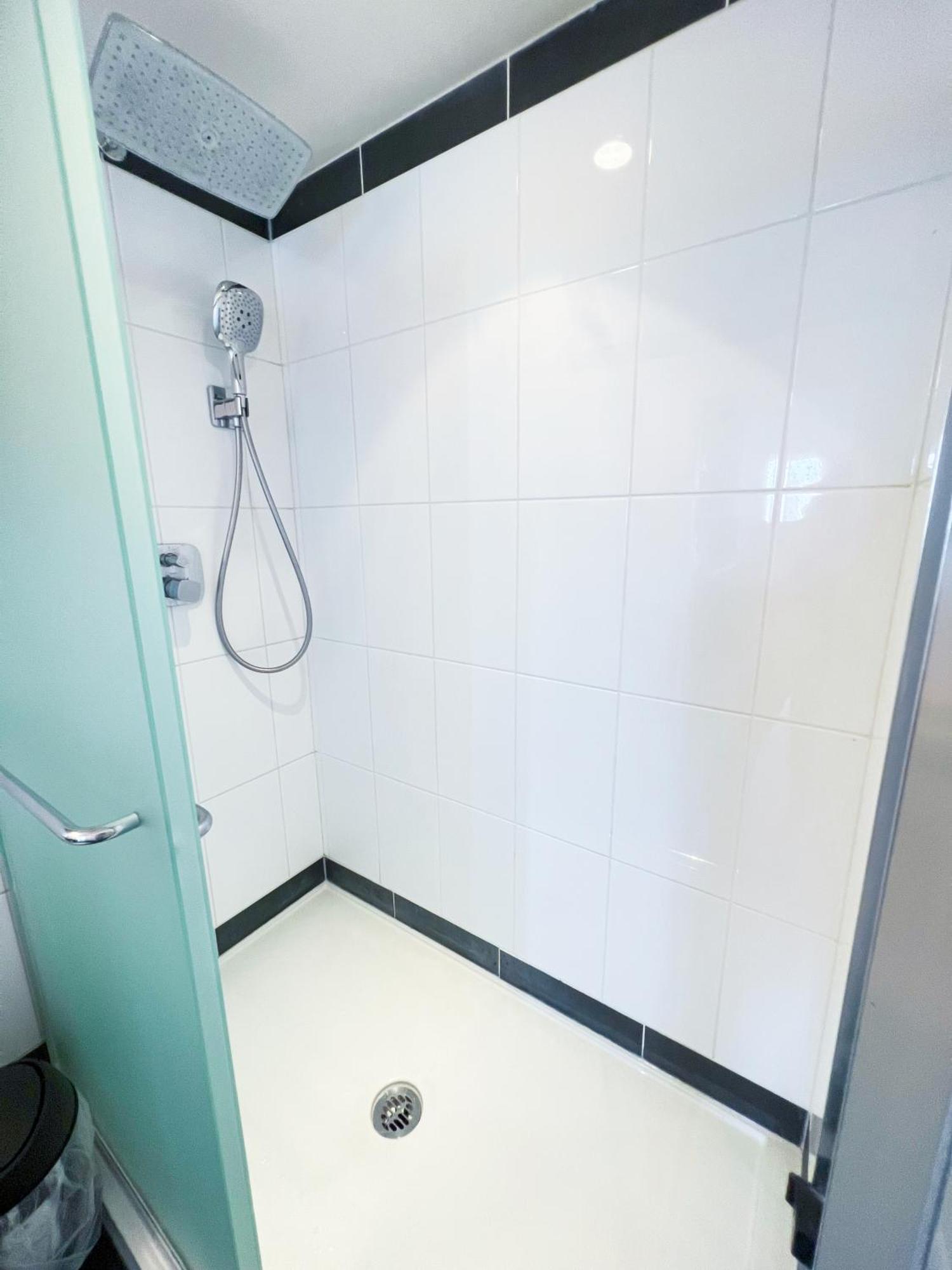 Downtown 4Bd 2Ba View Skytrain 2 Free Parking Lejlighed Vancouver Eksteriør billede